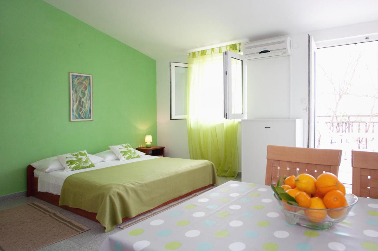 Apartments By The Sea Rastici, Ciovo - 2104 Trogir Exterior photo