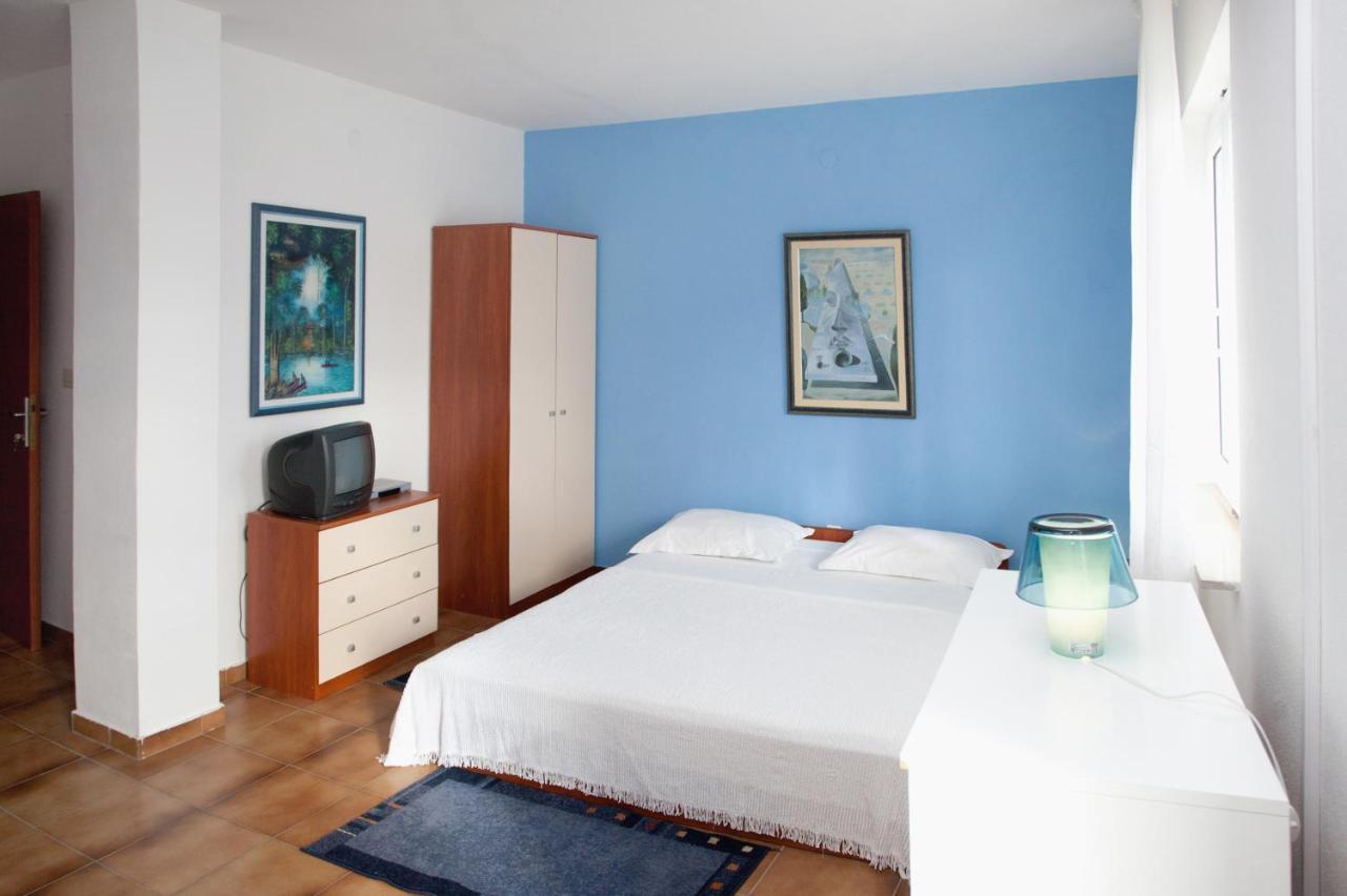 Apartments By The Sea Rastici, Ciovo - 2104 Trogir Exterior photo