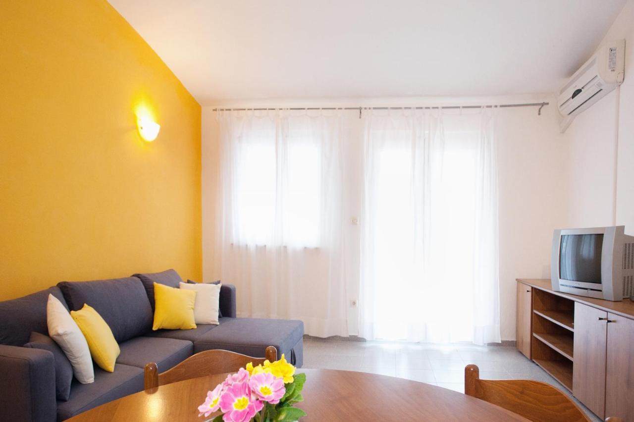 Apartments By The Sea Rastici, Ciovo - 2104 Trogir Exterior photo